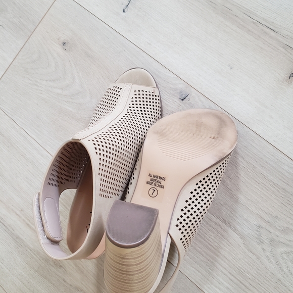 City Classified Peep Toe Slingback Chunky Stacked Heel Ankle Bootie 7 - Picture 6 of 7